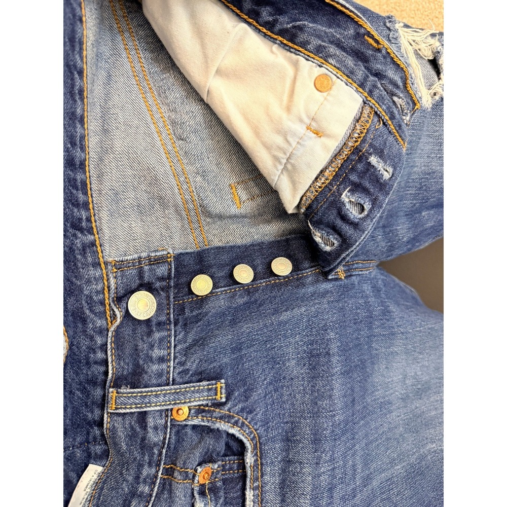 Vintage Levi's 501 T Womens Tapered Jeans 26x28 Medium Wash Distressed Button Fl - Picture 13 of 16